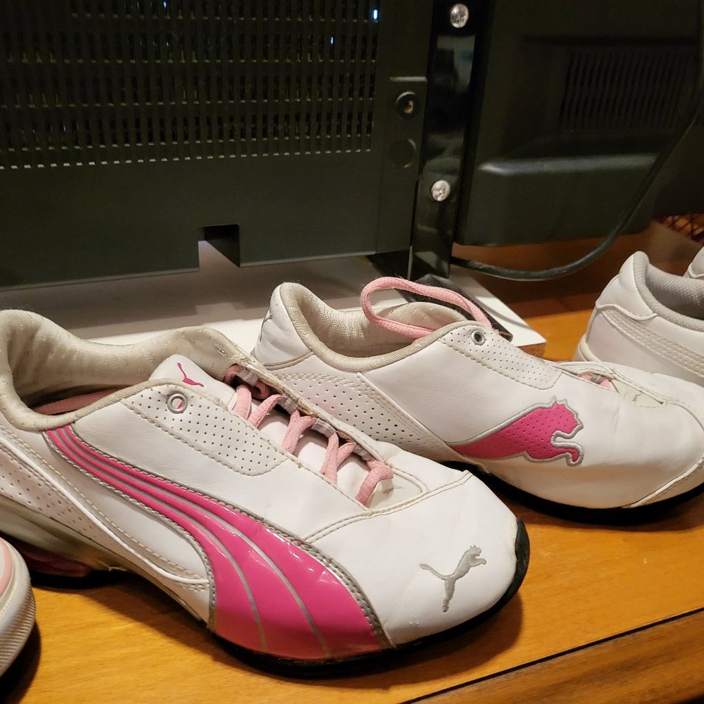 Girls pumas